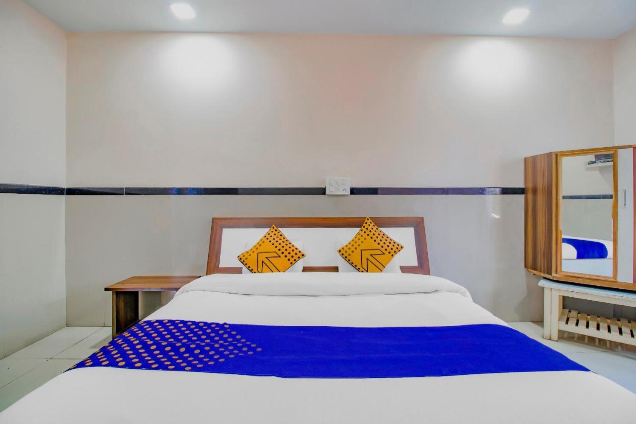 สปอต ออน 77312 อินทิราสาคร เอ็กเซกคิวทีฟ Hotel โกลฮาปูร์ ภายนอก รูปภาพ