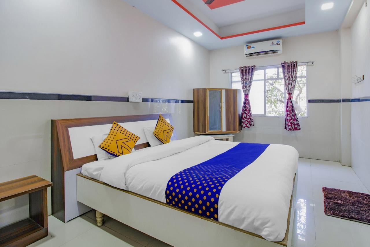 สปอต ออน 77312 อินทิราสาคร เอ็กเซกคิวทีฟ Hotel โกลฮาปูร์ ภายนอก รูปภาพ