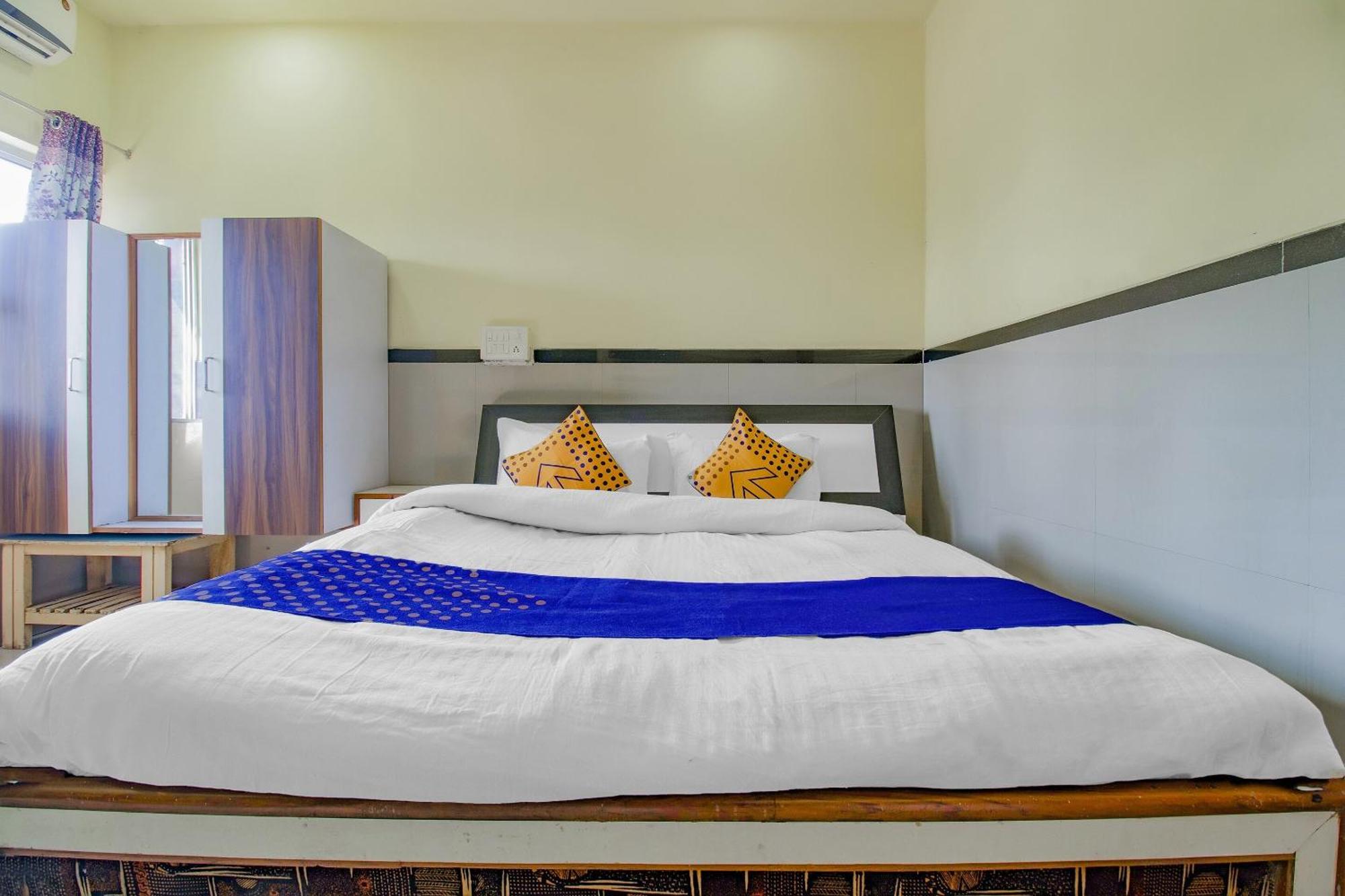 สปอต ออน 77312 อินทิราสาคร เอ็กเซกคิวทีฟ Hotel โกลฮาปูร์ ภายนอก รูปภาพ