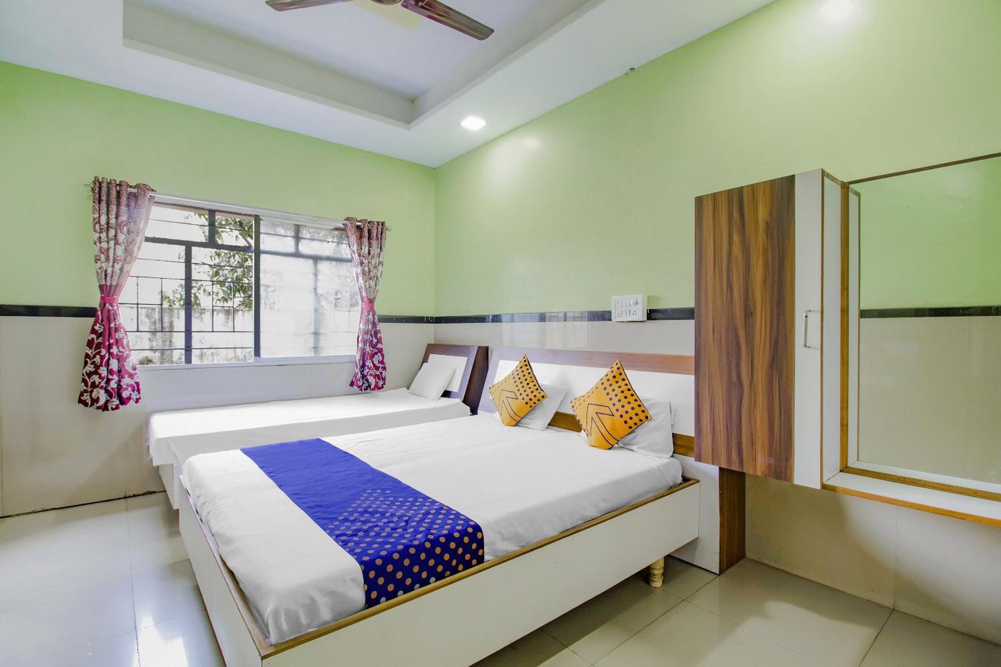 สปอต ออน 77312 อินทิราสาคร เอ็กเซกคิวทีฟ Hotel โกลฮาปูร์ ภายนอก รูปภาพ