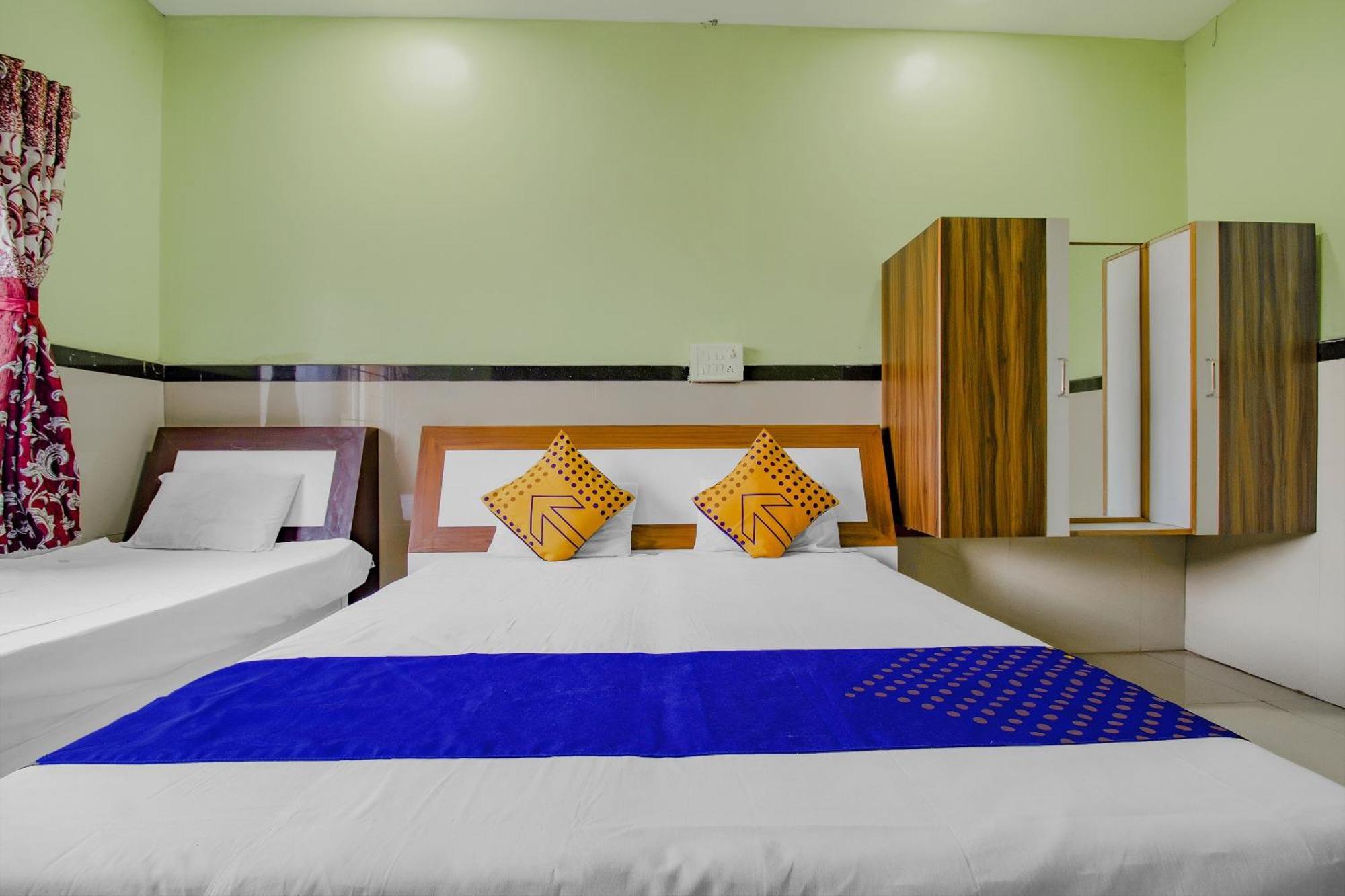 สปอต ออน 77312 อินทิราสาคร เอ็กเซกคิวทีฟ Hotel โกลฮาปูร์ ภายนอก รูปภาพ