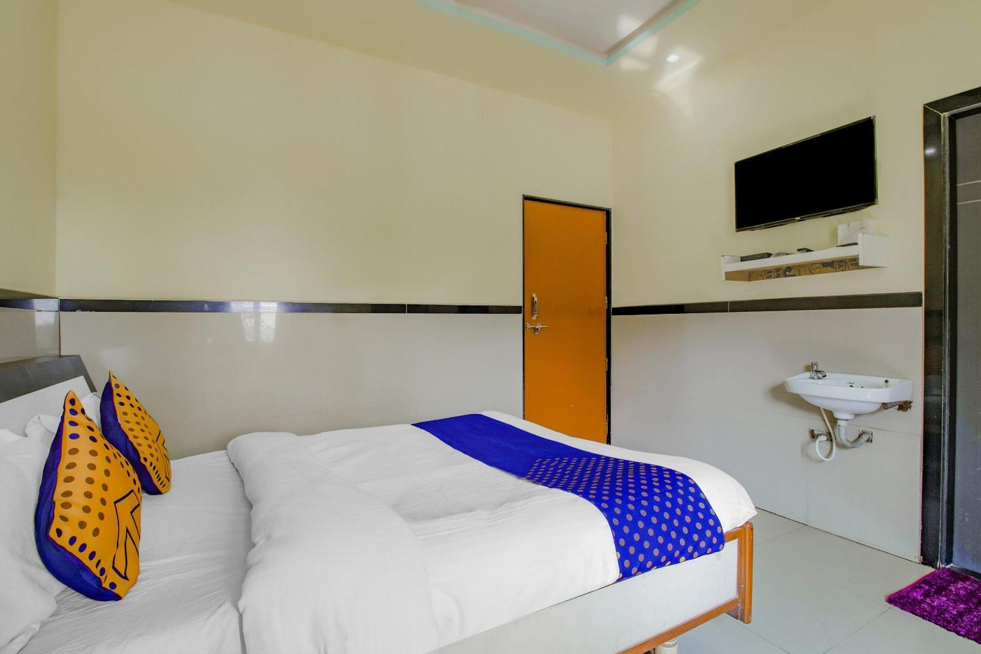 สปอต ออน 77312 อินทิราสาคร เอ็กเซกคิวทีฟ Hotel โกลฮาปูร์ ภายนอก รูปภาพ