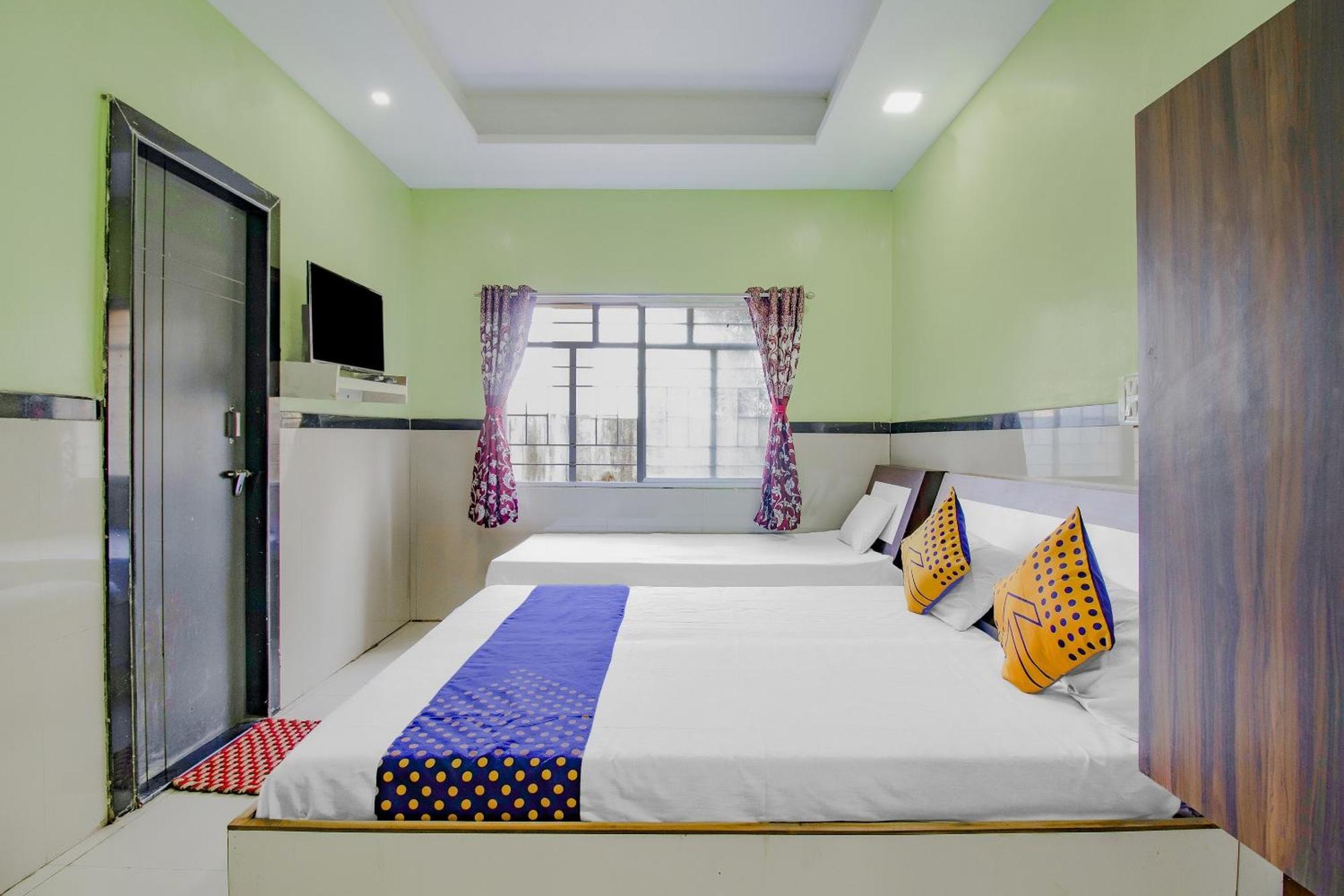 สปอต ออน 77312 อินทิราสาคร เอ็กเซกคิวทีฟ Hotel โกลฮาปูร์ ภายนอก รูปภาพ