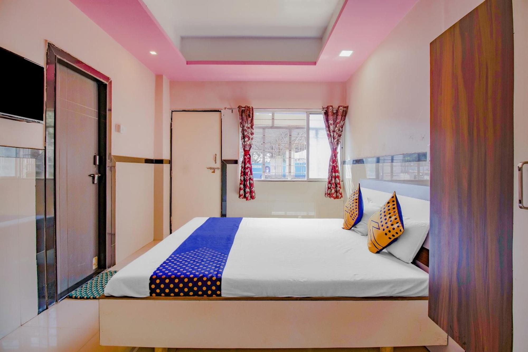 สปอต ออน 77312 อินทิราสาคร เอ็กเซกคิวทีฟ Hotel โกลฮาปูร์ ภายนอก รูปภาพ
