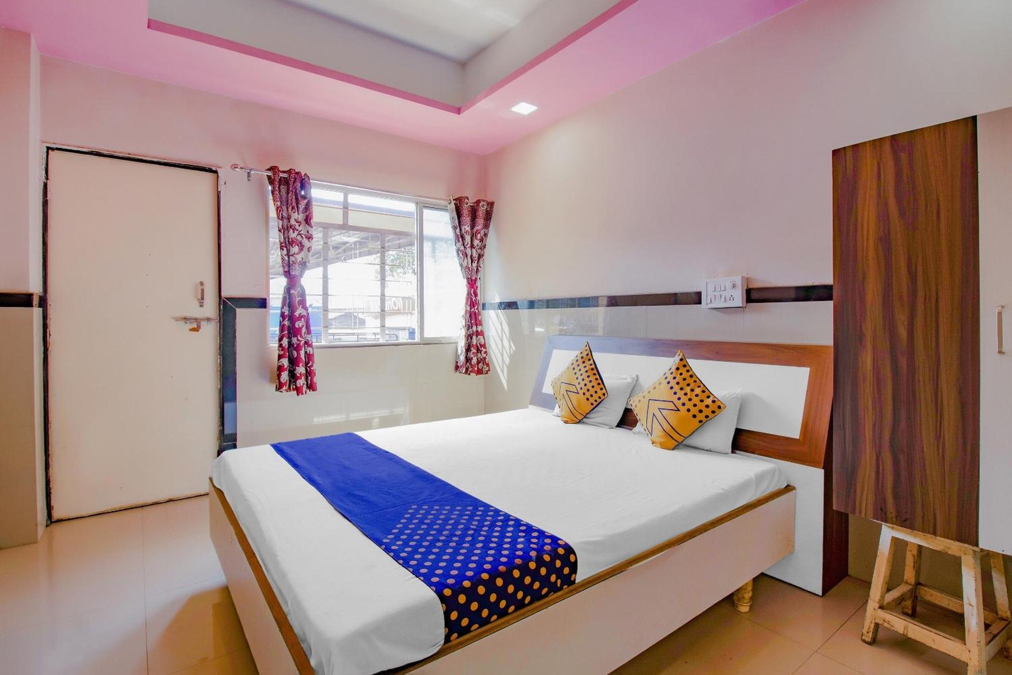 สปอต ออน 77312 อินทิราสาคร เอ็กเซกคิวทีฟ Hotel โกลฮาปูร์ ภายนอก รูปภาพ
